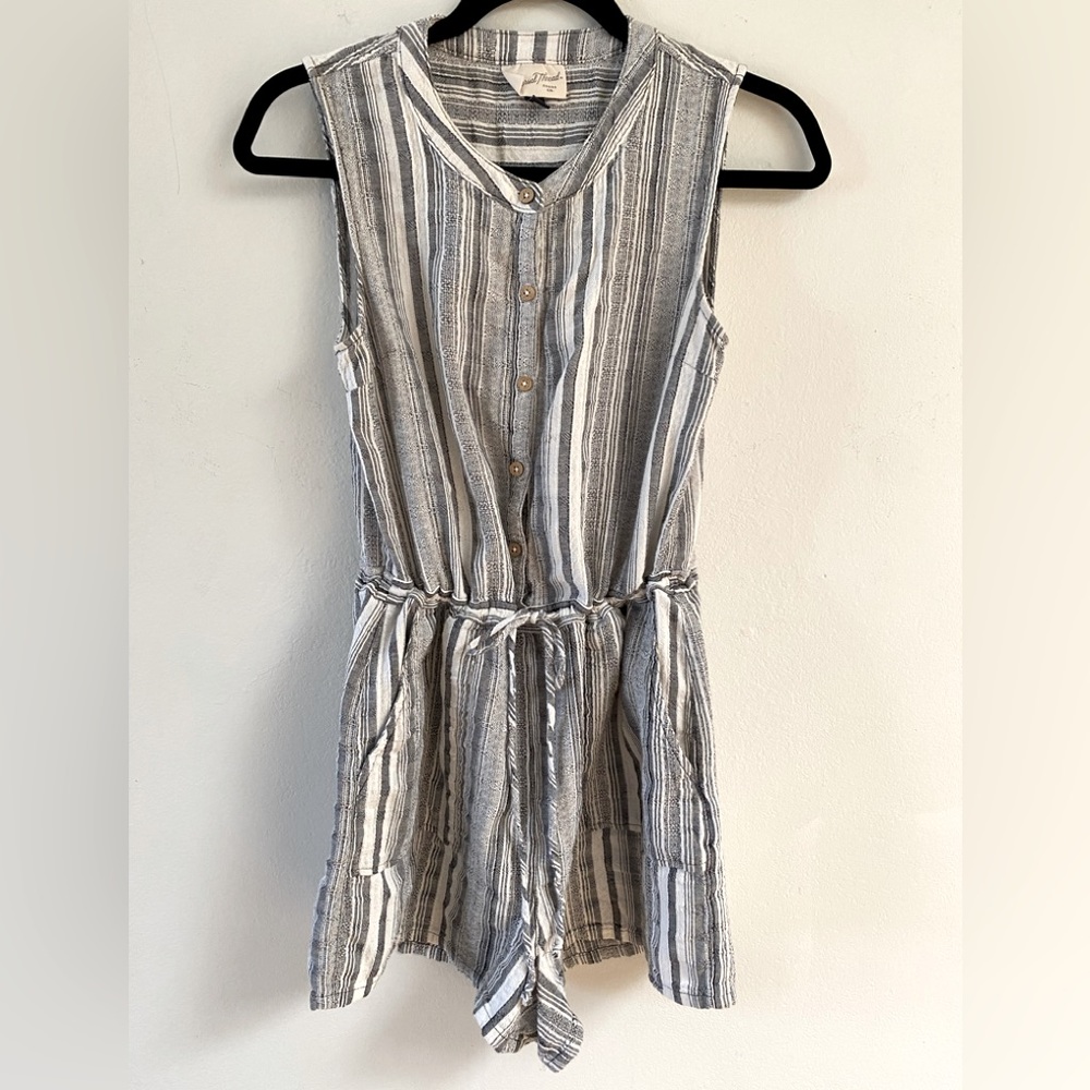 Universal Thread GOODS CO. Xs romper